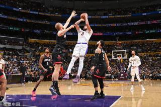 中国篮球正 中国篮球正